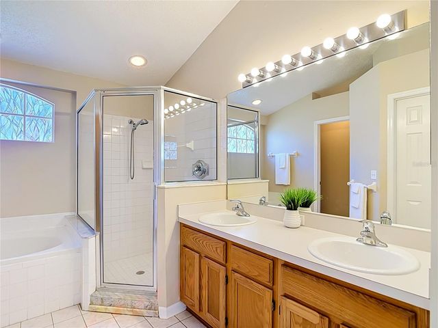 28726 CREEKWOOD DRIVE, Wesley Chapel, FL 33545