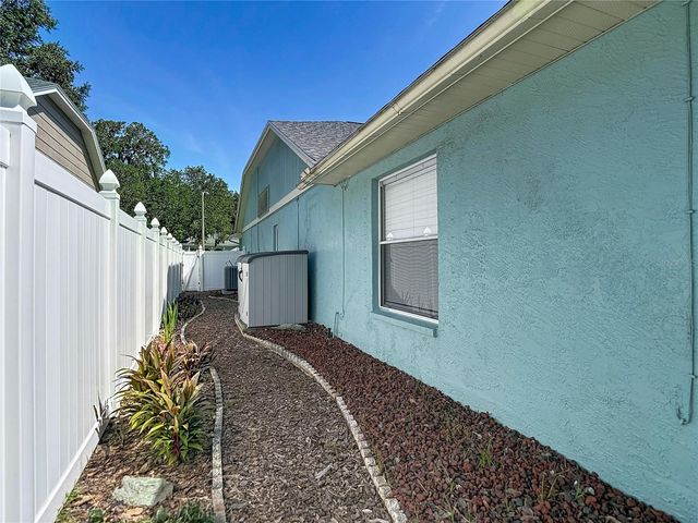 28726 CREEKWOOD DRIVE, Wesley Chapel, FL 33545