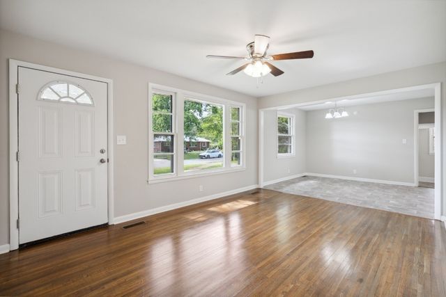 30 Dalewood Dr, Clarksville, TN 37042