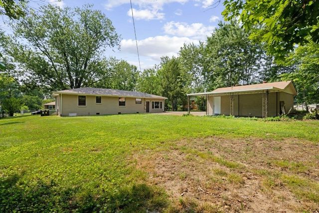 30 Dalewood Dr, Clarksville, TN 37042