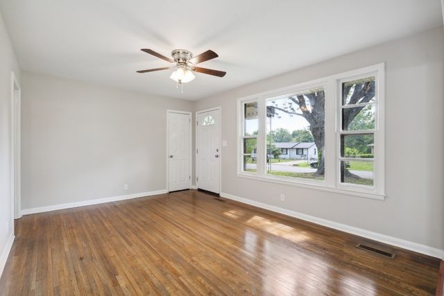 30 Dalewood Dr, Clarksville, TN 37042