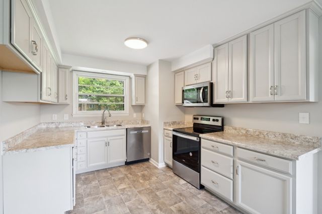 30 Dalewood Dr, Clarksville, TN 37042