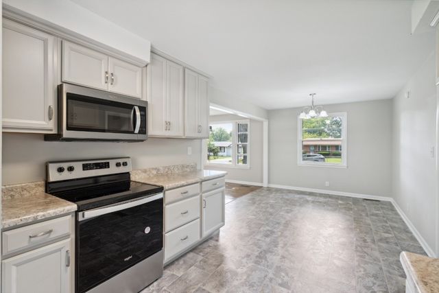 30 Dalewood Dr, Clarksville, TN 37042