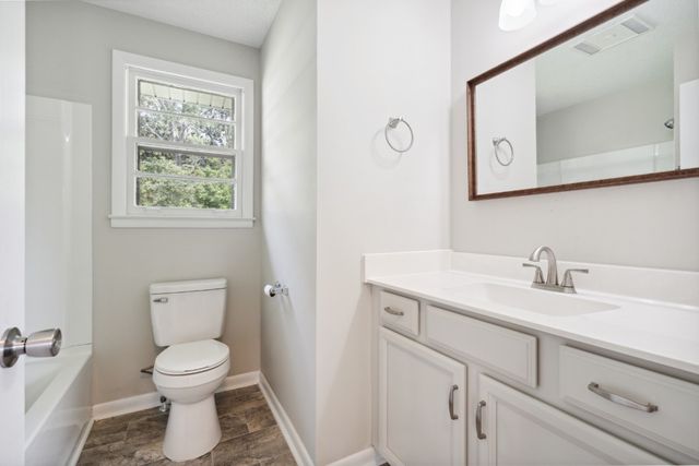 30 Dalewood Dr, Clarksville, TN 37042