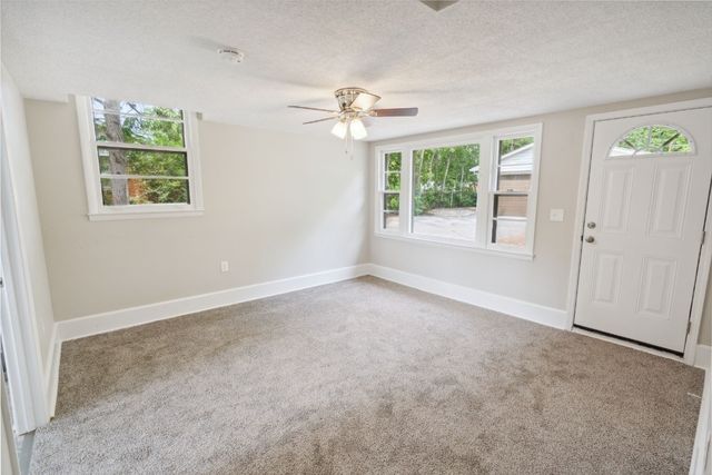 30 Dalewood Dr, Clarksville, TN 37042