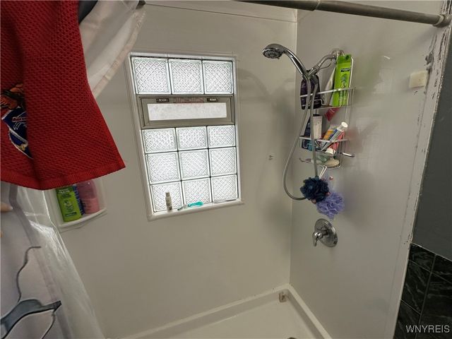 40 Lucille Drive, Cheektowaga, NY 14225