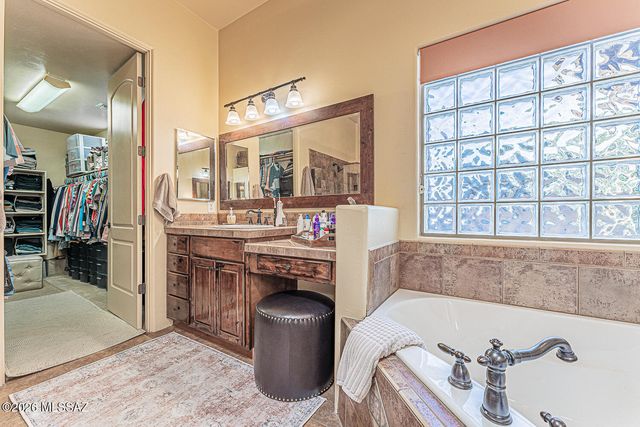 1995 S Via Ventana A La Montana, Green Valley, AZ 85622