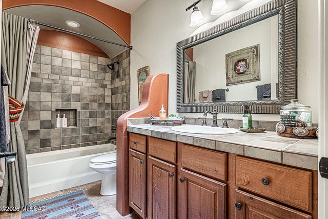 1995 S Via Ventana A La Montana, Green Valley, AZ 85622