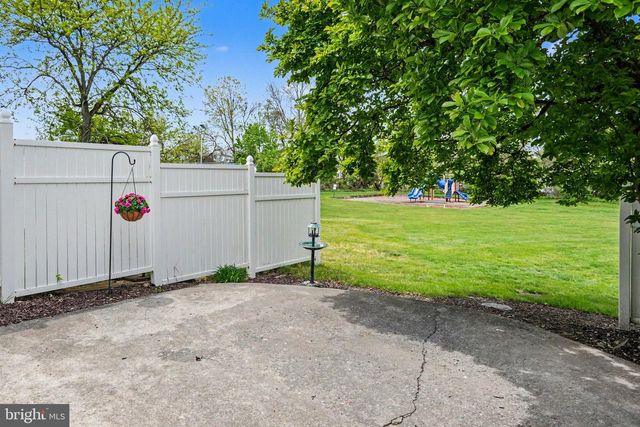 300 LOPAX RD, Harrisburg, PA 17112