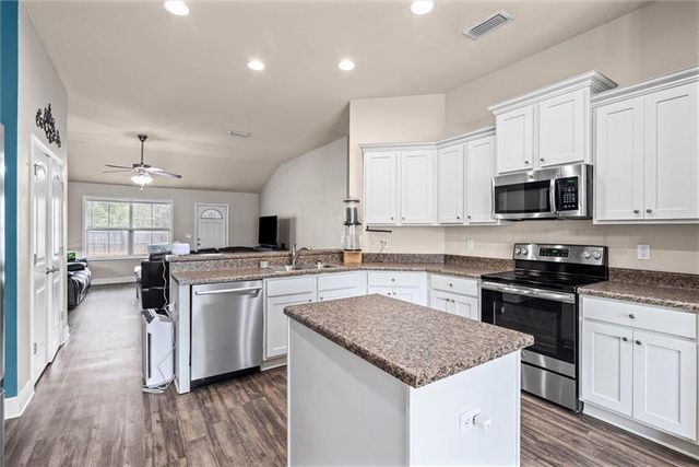 2124 Edison Drive, Semmes, AL 36575