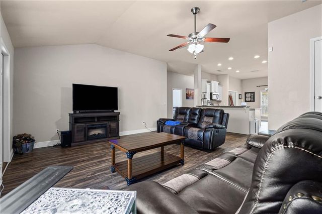 2124 Edison Drive, Semmes, AL 36575