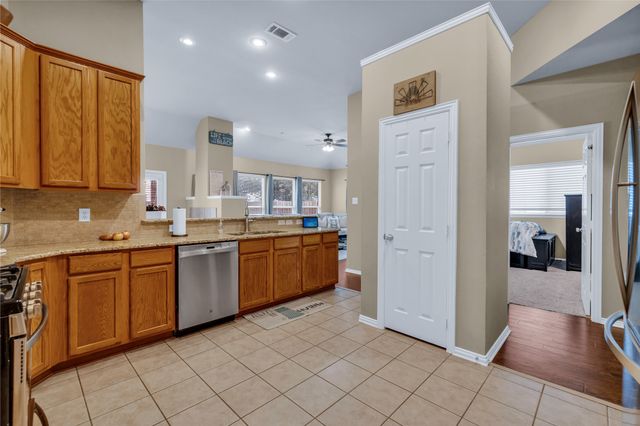 1308 Parkside Drive, Mansfield, TX 76063