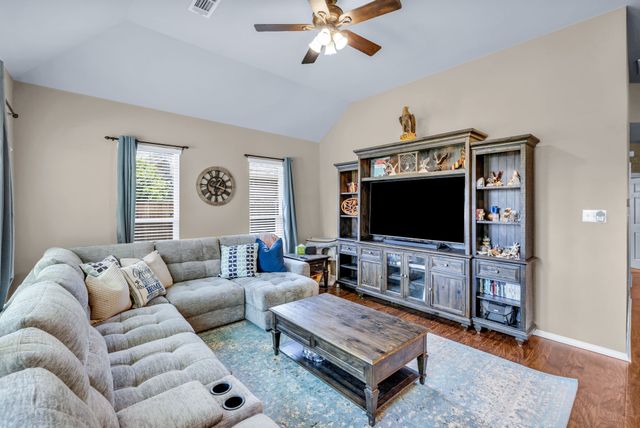 1308 Parkside Drive, Mansfield, TX 76063