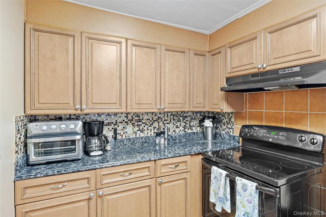 708 Prospect Place, Bellmore, NY 11710