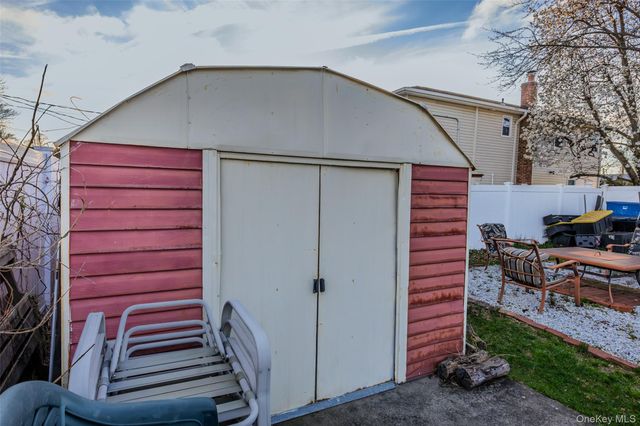 708 Prospect Place, Bellmore, NY 11710