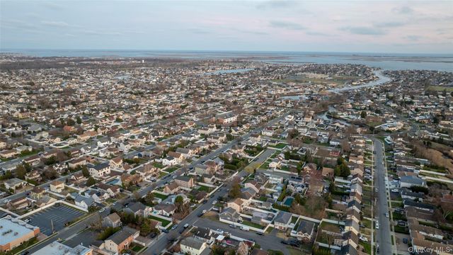 708 Prospect Place, Bellmore, NY 11710