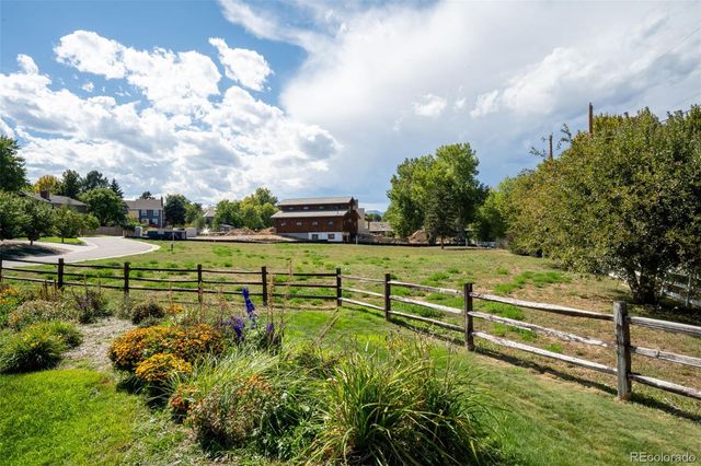 8855 W Bear Creek Drive, Lakewood, CO 80227