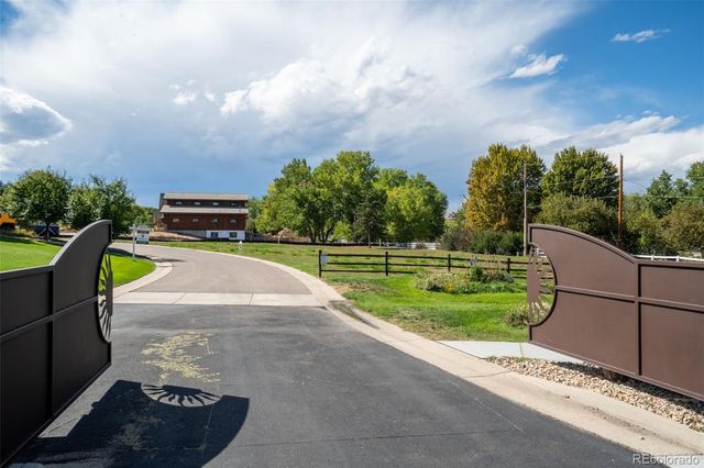 8855 W Bear Creek Drive, Lakewood, CO 80227