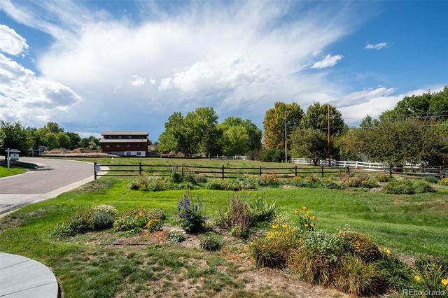 8855 W Bear Creek Drive, Lakewood, CO 80227
