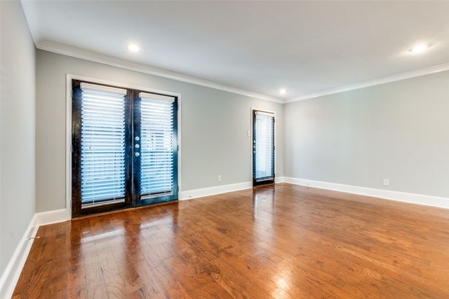 10207 Regal Oaks Drive 210, Dallas, TX 75230