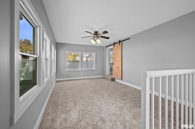 118 S 1ST Street, Long Grove, IA 52756