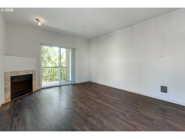 10834 Ne HOLLY St 201, Hillsboro, OR 97006