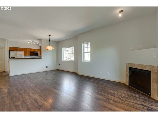 10834 Ne HOLLY St 201, Hillsboro, OR 97006