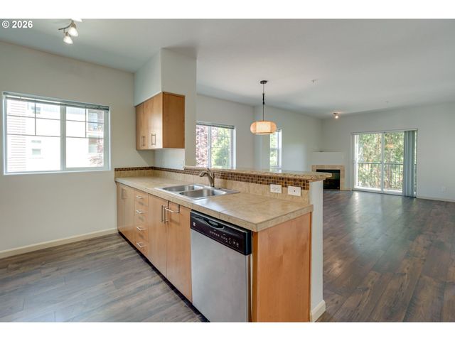 10834 Ne HOLLY St 201, Hillsboro, OR 97006