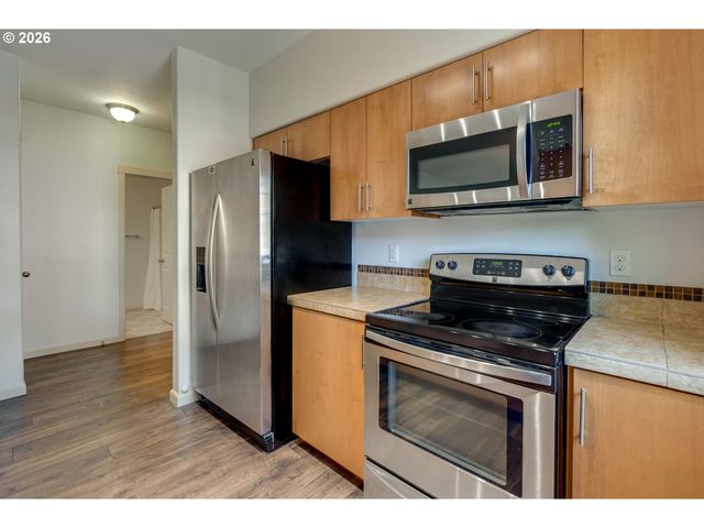 10834 Ne HOLLY St 201, Hillsboro, OR 97006