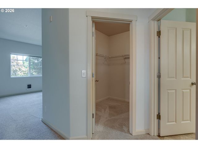 10834 Ne HOLLY St 201, Hillsboro, OR 97006