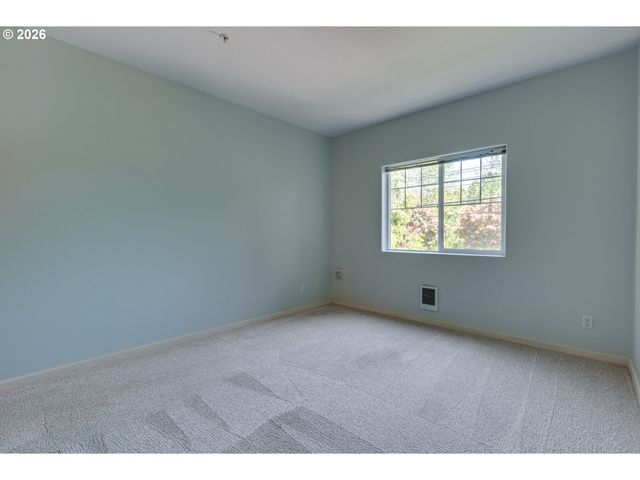 10834 Ne HOLLY St 201, Hillsboro, OR 97006