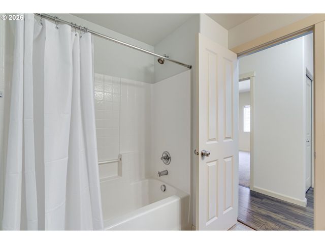 10834 Ne HOLLY St 201, Hillsboro, OR 97006