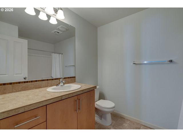 10834 Ne HOLLY St 201, Hillsboro, OR 97006