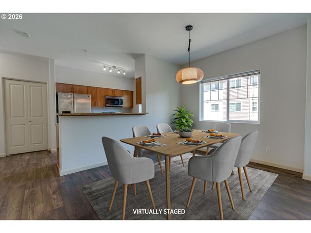 10834 Ne HOLLY St 201, Hillsboro, OR 97006