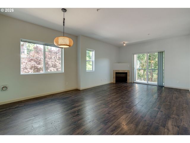 10834 Ne HOLLY St 201, Hillsboro, OR 97006