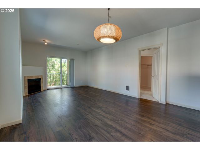 10834 Ne HOLLY St 201, Hillsboro, OR 97006