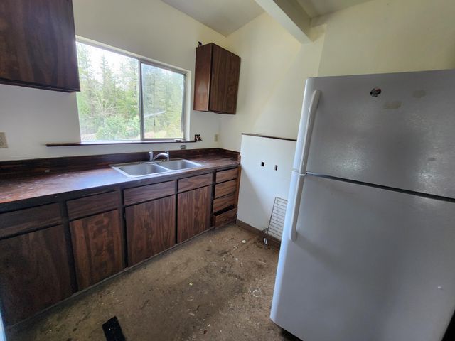 2751 Caves Highway, Cave Junction, OR 97523