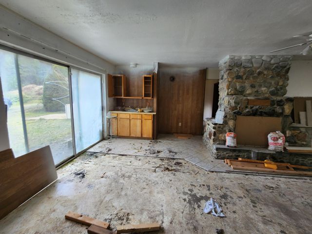 2751 Caves Highway, Cave Junction, OR 97523