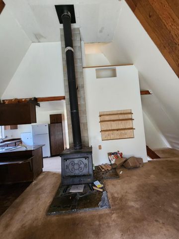 2751 Caves Highway, Cave Junction, OR 97523