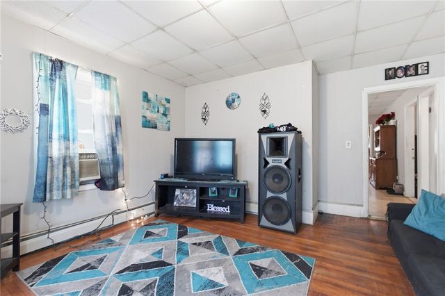 880 Douglas Avenue, Providence, RI 02908