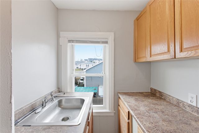 880 Douglas Avenue, Providence, RI 02908