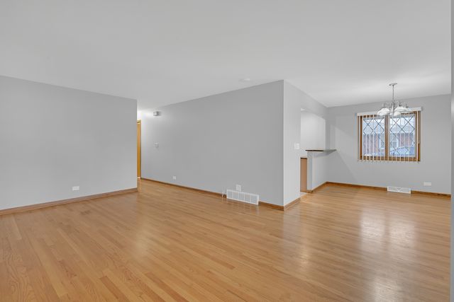 650 Patricia Lane, Des Plaines, IL 60016