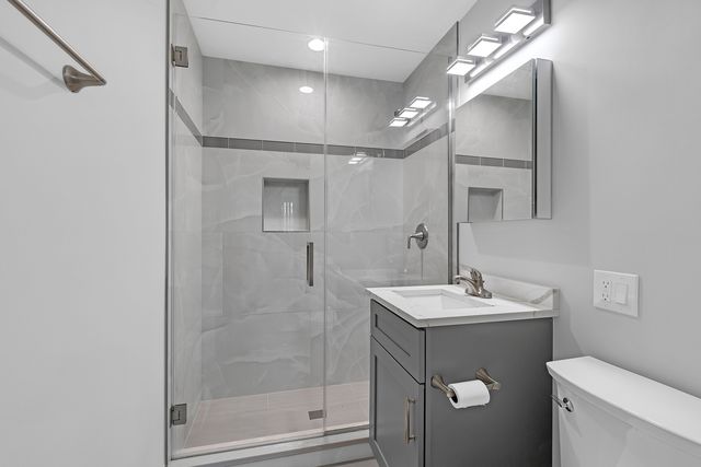 650 Patricia Lane, Des Plaines, IL 60016