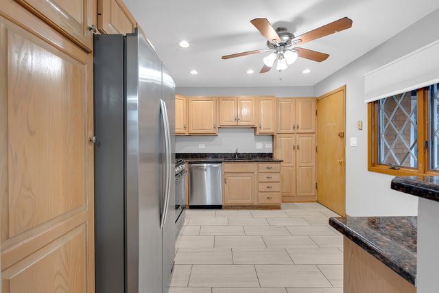 650 Patricia Lane, Des Plaines, IL 60016