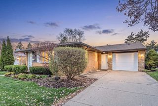 650 Patricia Lane, Des Plaines, IL 60016