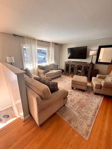 5335 Cave Spring LN, Roanoke, VA 24018