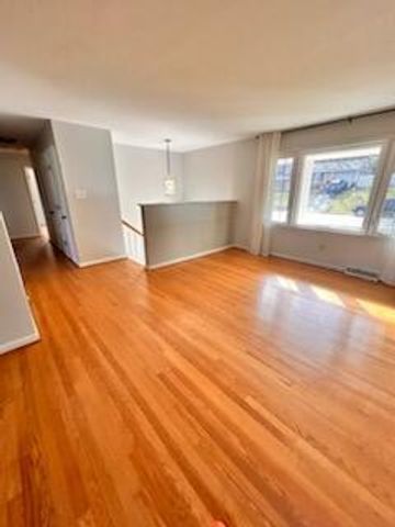 5335 Cave Spring LN, Roanoke, VA 24018
