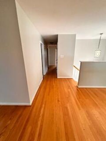 5335 Cave Spring LN, Roanoke, VA 24018