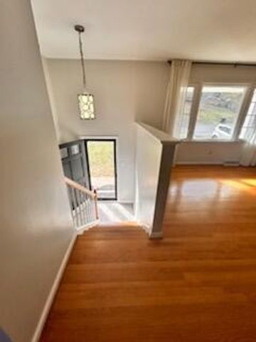 5335 Cave Spring LN, Roanoke, VA 24018