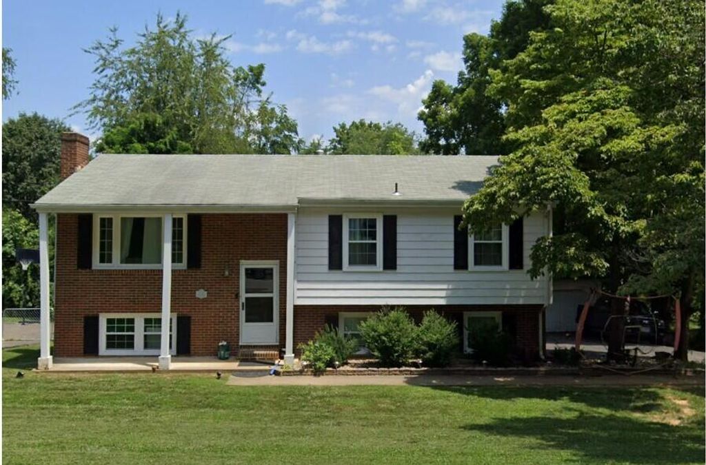 5335 Cave Spring LN, Roanoke, VA 24018